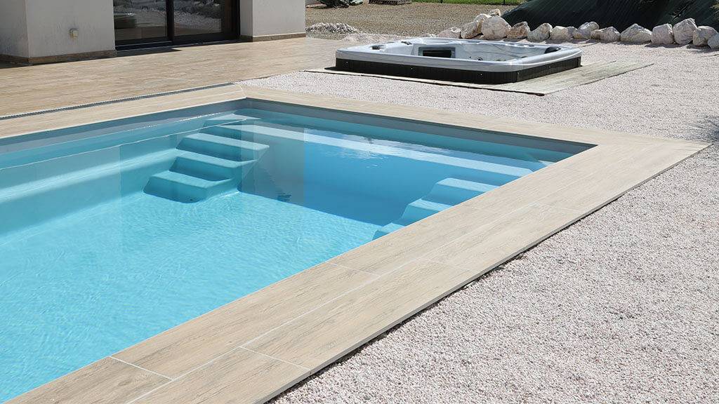 Piscine coque haut de gamme