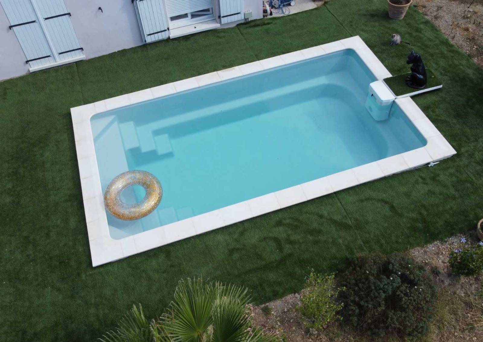 Faire construire une piscine avec escalier intégré Toulon 83 Var