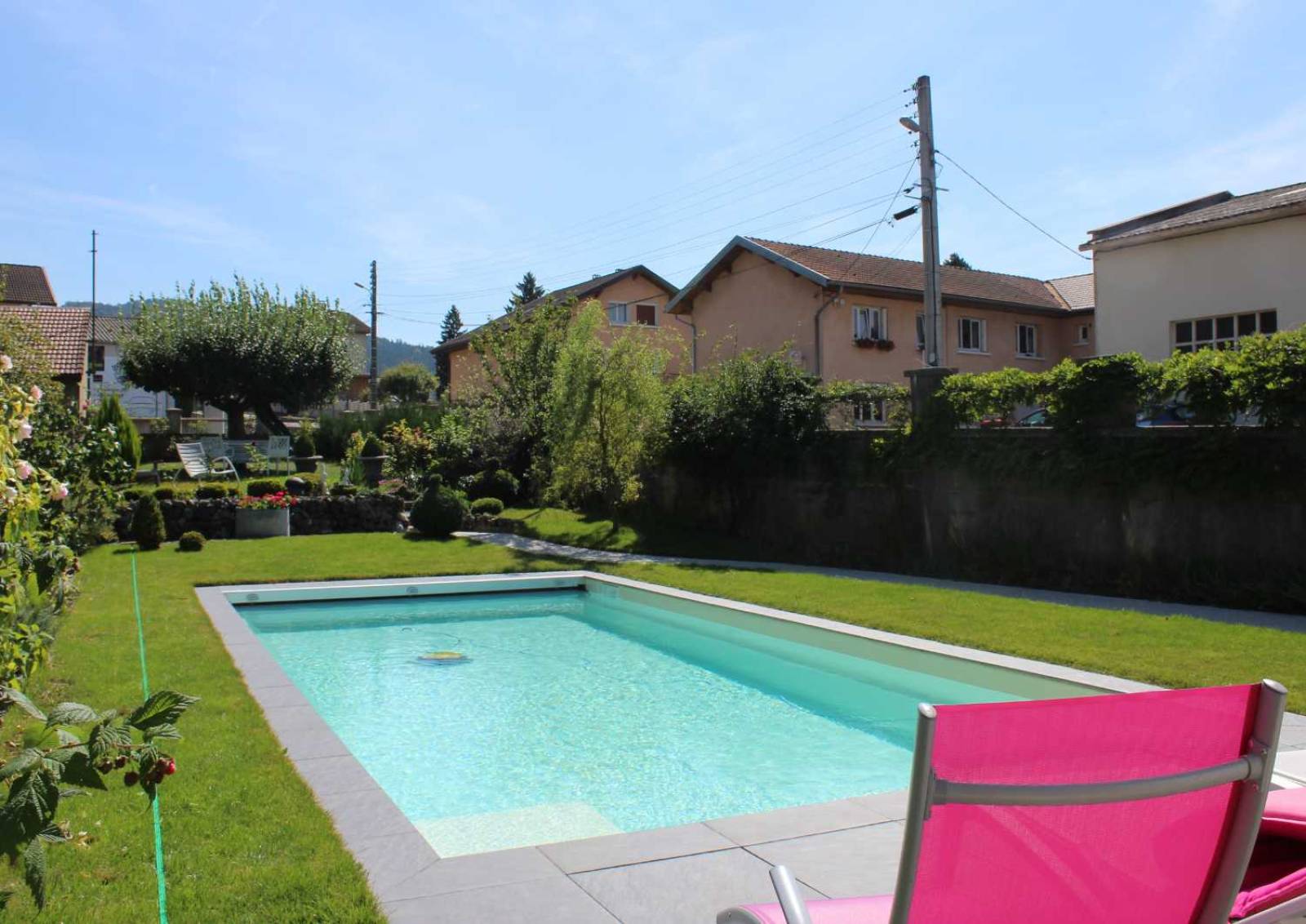 Sunshine 7,20 m avec escaliers d’angle discrets installée à Saint-Tropez.