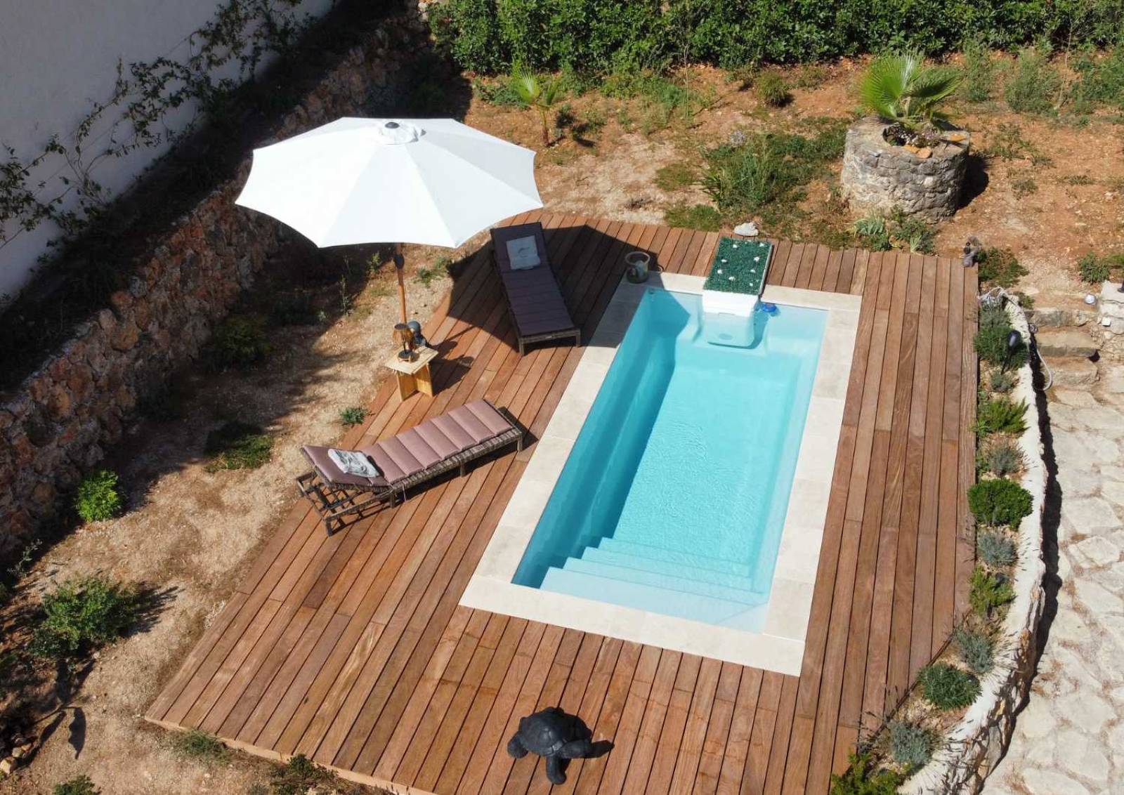 Shooter 4 avec escaliers latéraux et format compact installée à Brignoles.