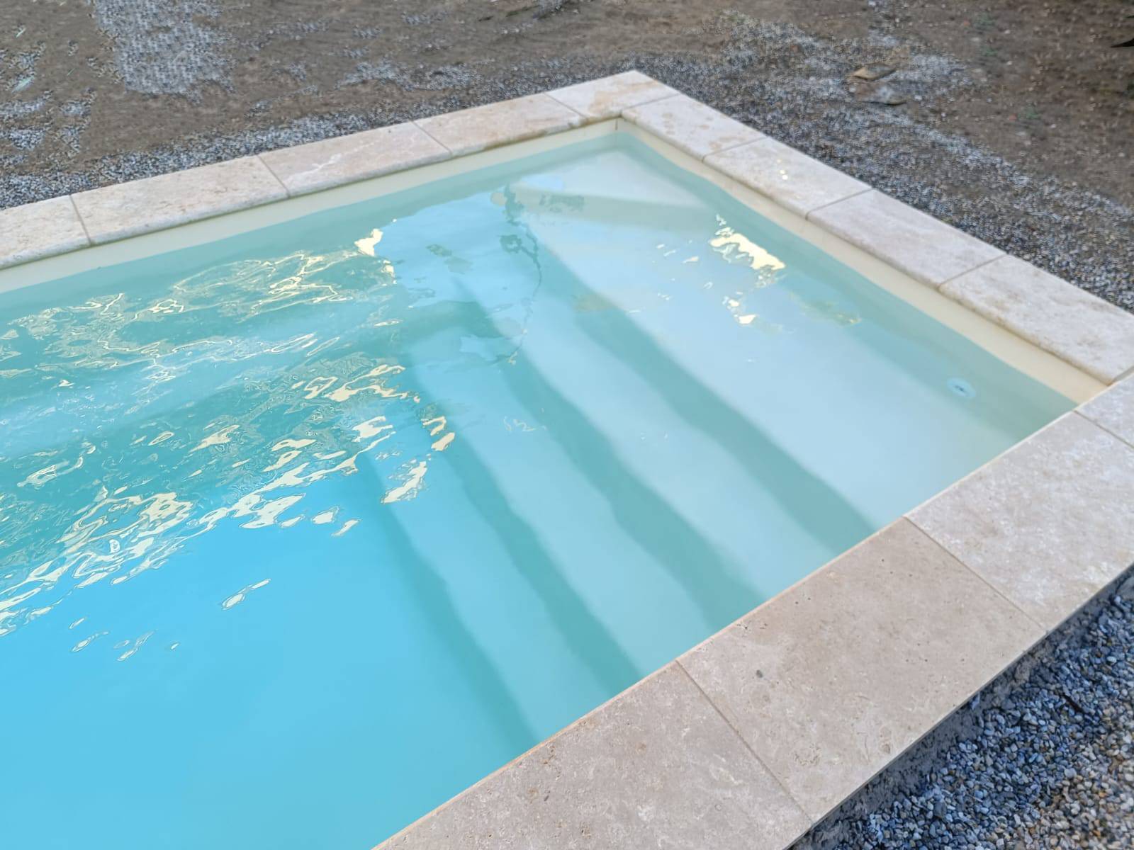 Mini piscine coque avec marche 