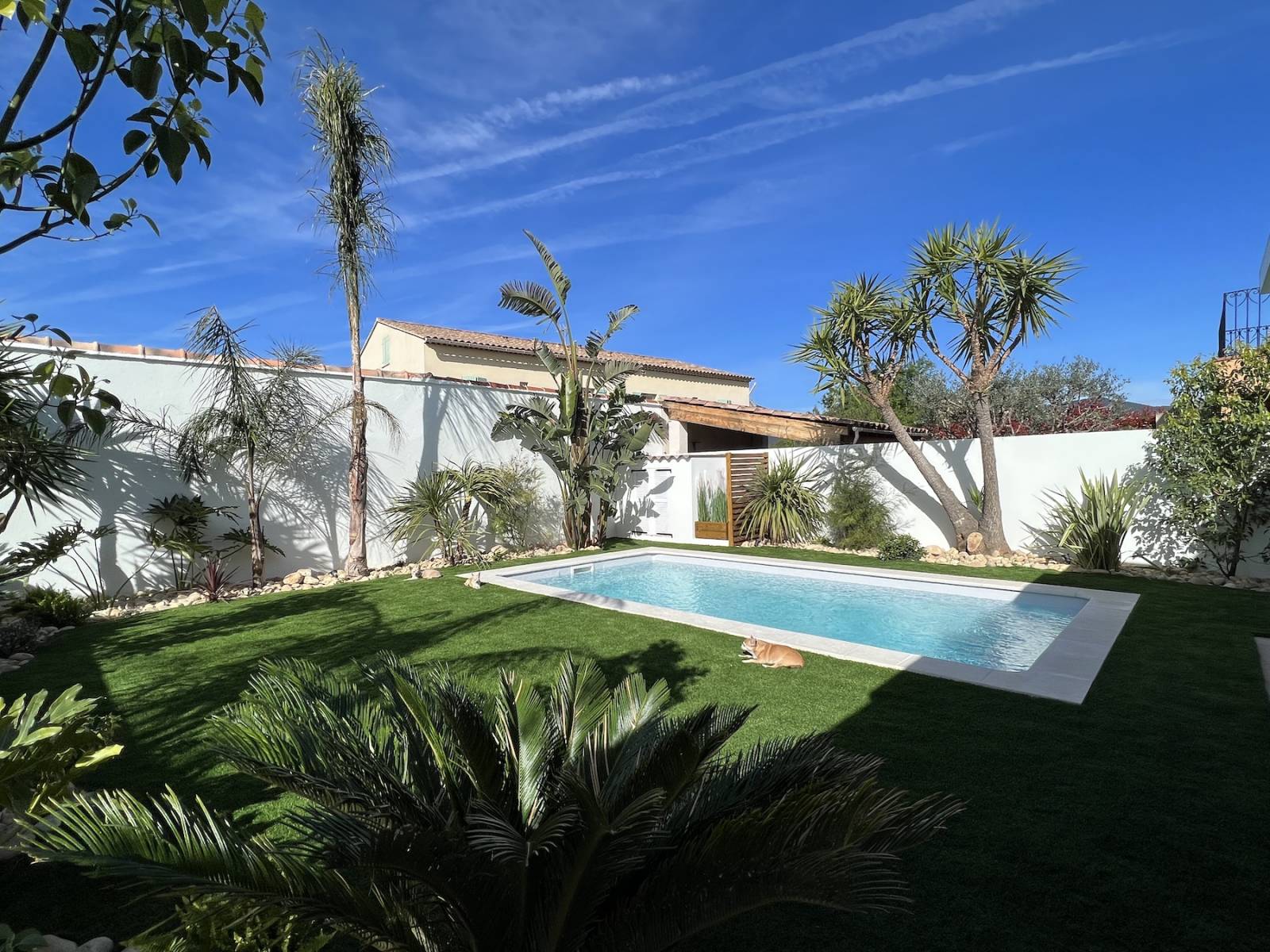 piscine rectangulaire en coque à La Crau dans le Var