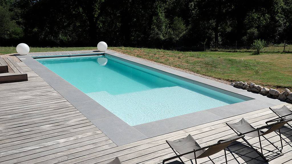 quelle technique en composite pour une piscine coque trop belle à Brue Auriac