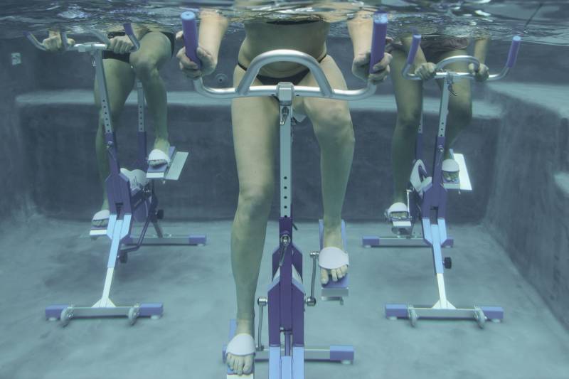 AQUABIKE WR4 AIR COCKTAIL PISCINE 83 ROCBARON VAR CAMPS LA SOURCE