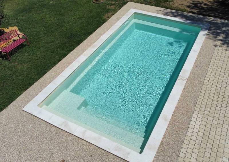 Modèle Sherry Lounge 8,30 m couleur gris moderne posé à Bormes-les-Mimosas.