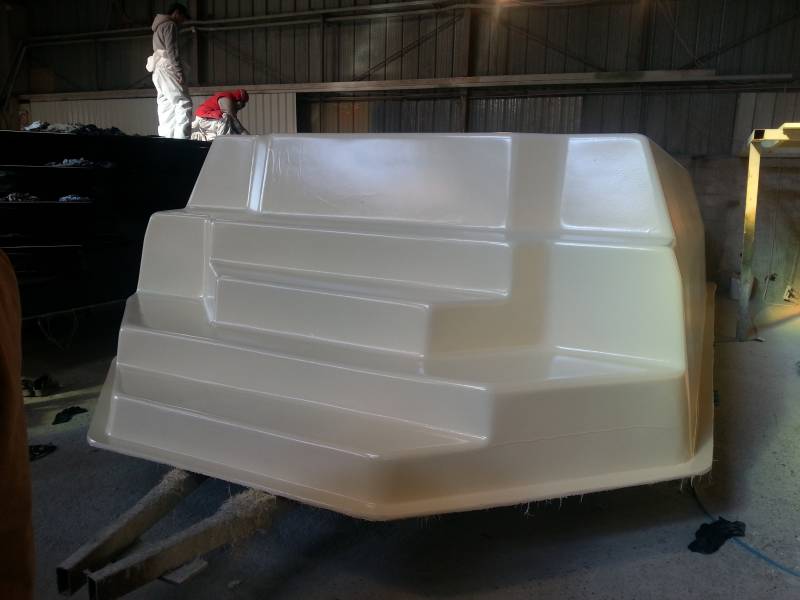 Comment est fabriquée ma piscine coque Cocktail installée à Six Fours dans le Var