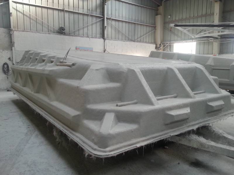 Comment est fabriquée ma piscine coque Cocktail installée à Six Fours dans le Var