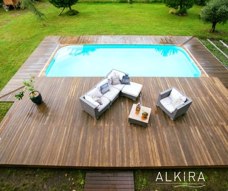 Piscine avec terrasse amovible dans le 83