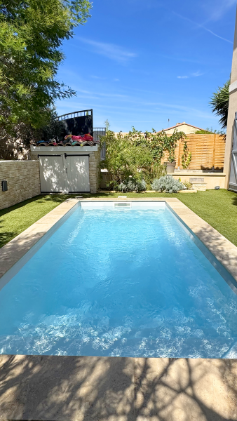 Piscine vue en longueur