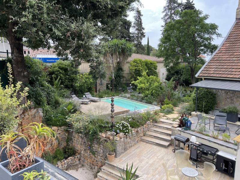 piscine coque installée sur Hyères dans le Var