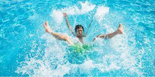 Évitez les drames : 5 bons réflexes pour une baignade en toute sérénité