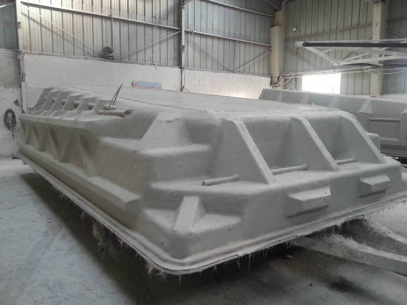 FABRICATION D'une piscine coque cocktail dans le Var