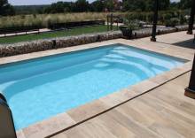 Modèle Manhattan 5 m avec escaliers diagonaux installé à Brignoles.