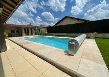 Flamingo 8 m avec grand escalier et espace de nage généreux à Vidauban.