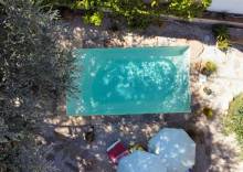 Piscine Manhattan 4 installée à Roquebrune-sur-Argens avec design contemporain.