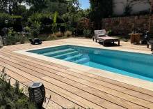 Mini-piscine Shooter 4 avec installation simple et rapide posée à Cavalaire-sur-Mer.