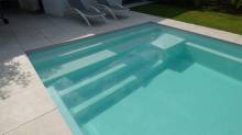 Escalier d’une piscine coque a Barjols dans le Var