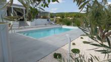 Brooklyn C (de 7,32m à 10,32m) - Piscine coque polyester fond incliné avec volet - dans le Var à Saint Maximin la Sainte Baume